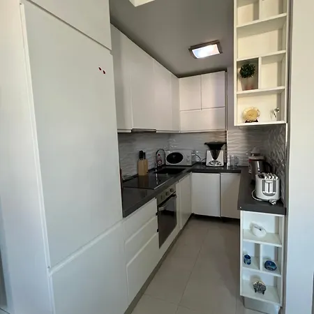 Big Flat In Tiran